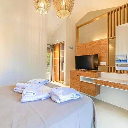 Pelagus Luxury * פוליכרונו