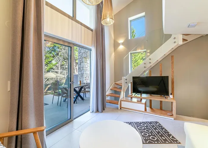 Pelagus Luxury Villa Polychrono