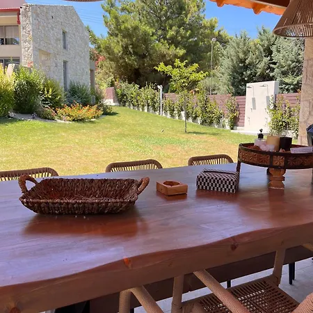 Pelagus Luxury Villa Polychrono