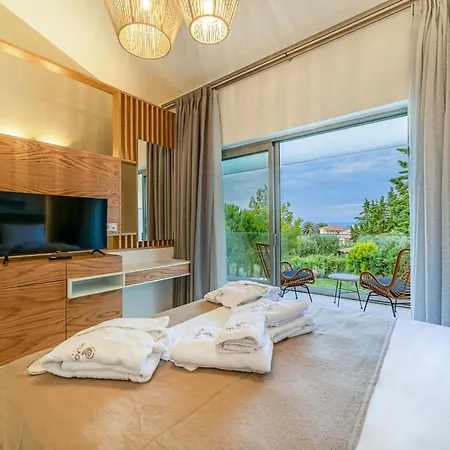 Pelagus Luxury Villa Polychrono